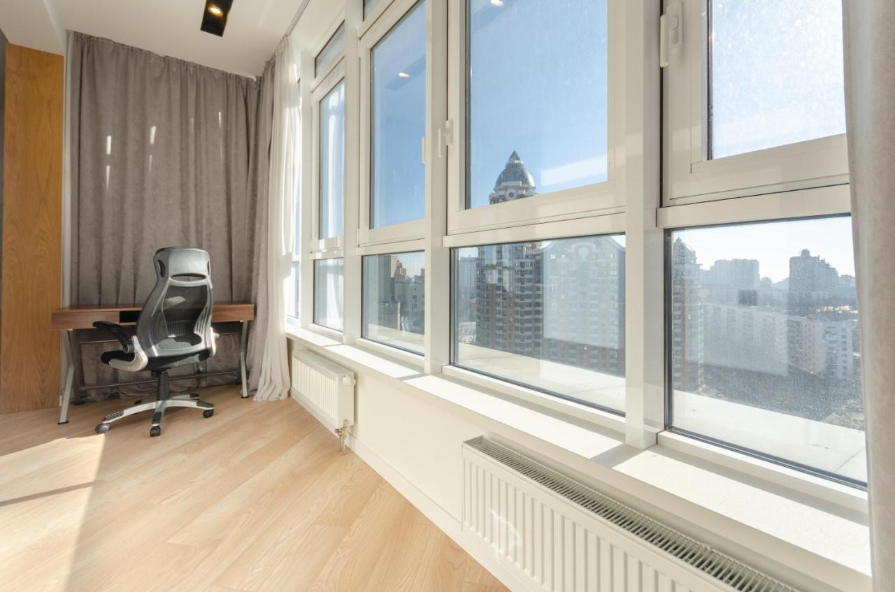 Petrovdom In Rc Jack House Panoramic City View Kiev Esterno foto